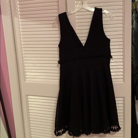 ALI & JAY black dress - Picture 3 of 4